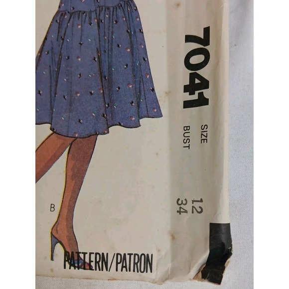 Vtg McCall's Sewing Pattern Womens Dress Size 12 Petite Uncut Ruffles Pullover - Picture 2 of 5